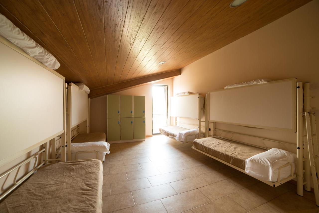 Abrigall Hostel Ла-Маселла Экстерьер фото